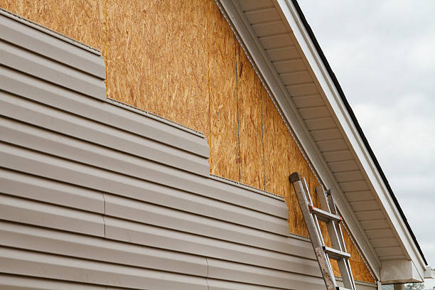 Professional Siding Inspection technician working in Blairsville, PA